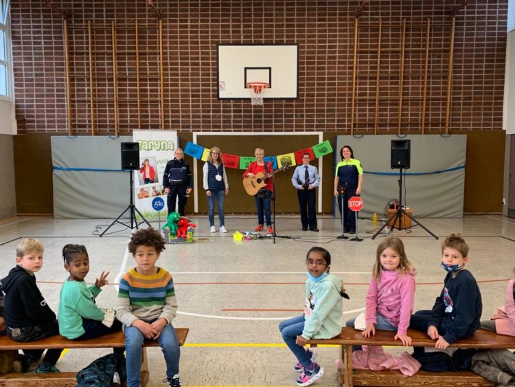 Livekonzert Mit Faryna An Der GS Hunnebrock Grundschule hunnebrock de