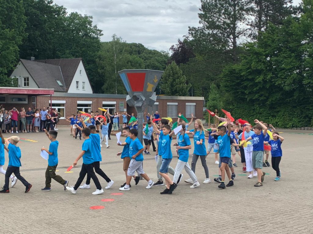  Wir Machen Den Abflug Verabschiedung Der Klassen 4 Grundschule 