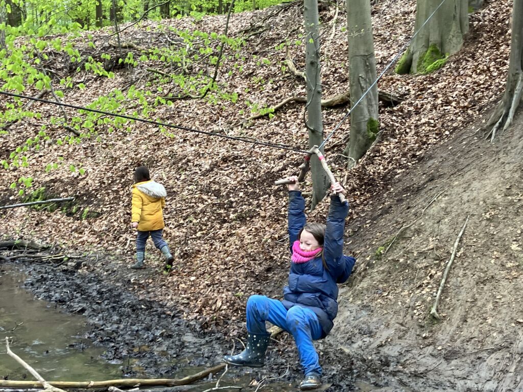 abenteuer-im-wald-ideen-basteln-im-wald-mit-kindern-nvaon